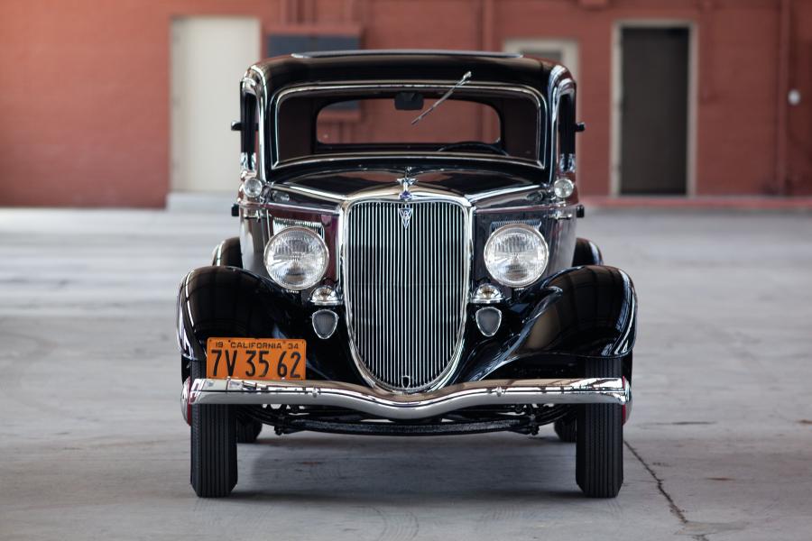  Ford V8 DeLuxe 3-Window Coupe 1934 года  (фото 18 из 24)